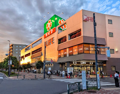 スーパー　ライフ千川駅前店（スーパー）まで419m