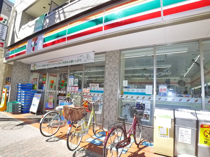コンビニ　セブンイレブン（コンビニ）まで449m