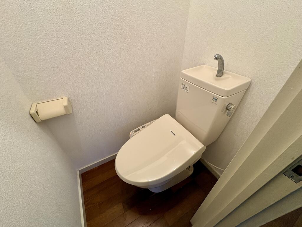 大岡山1丁目戸建のトイレ写真