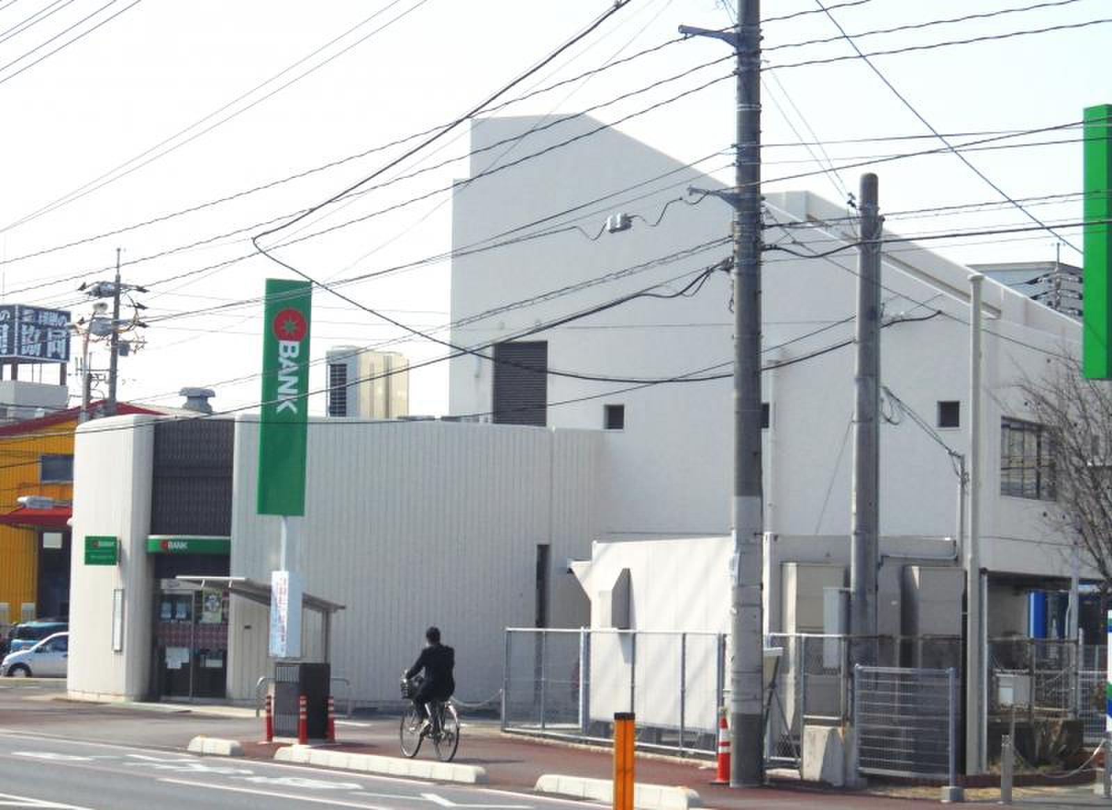銀行　トマト銀行青江支店（銀行）まで609m