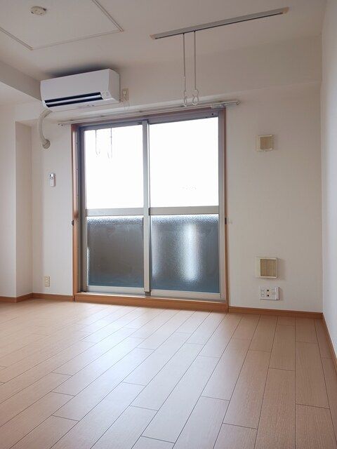 多摩都市モノレール 甲州街道駅 徒歩10分 3階建 築20年の居間写真