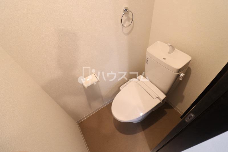 京阪本線 寝屋川市駅 徒歩16分 3階建 築3年のトイレ写真