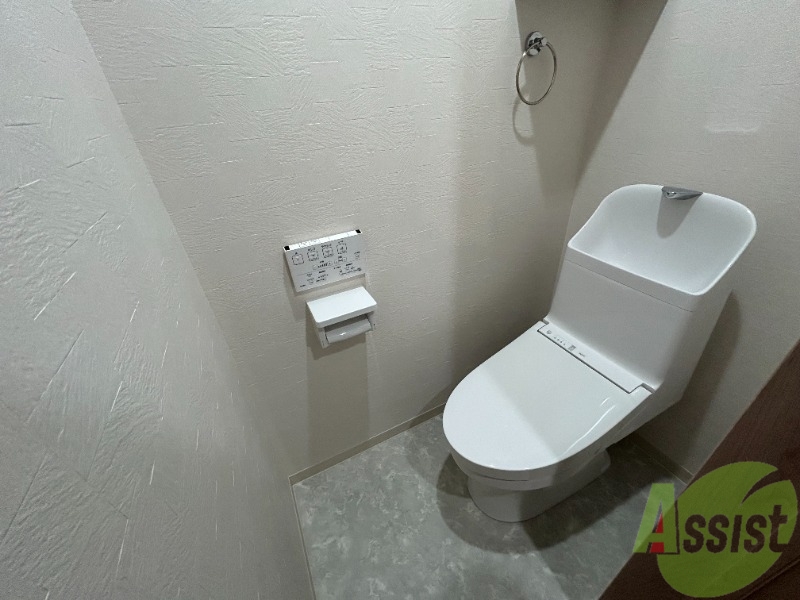 トイレ　ウォシュレット機能がついたトイレです。安心して使用できますね