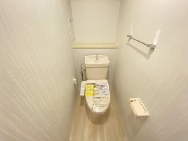 トイレ　【参考】別号室の写真です