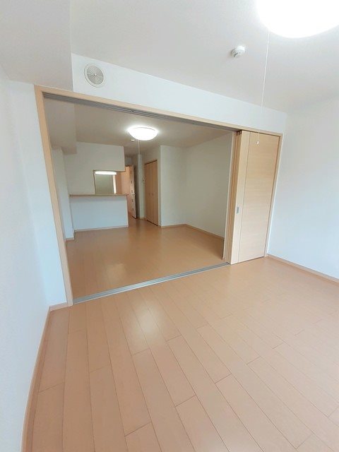 その他部屋・スペース　フローリングの室内です。