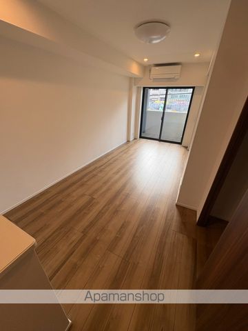 LIME RESIDENCE SHINAGAWA EASTの居間写真