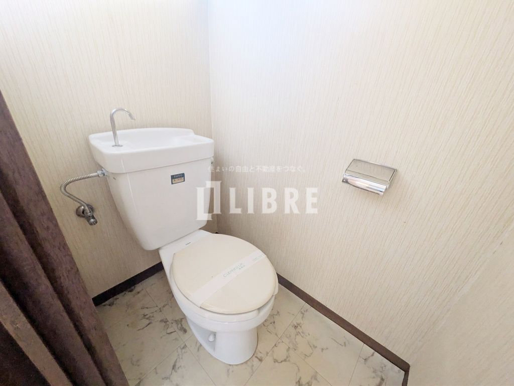 京王線 京王八王子駅 徒歩15分 2階建 築46年のトイレ写真
