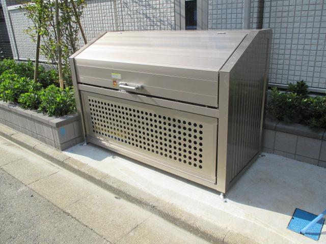 エントランス　ストックヤード