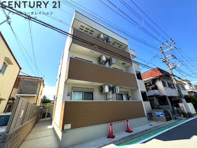 建物外観　オートロック付きで安心！宅配BOX付きで便利！