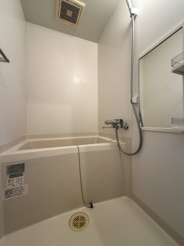 バス・シャワールーム　別タイプのお部屋の写真です