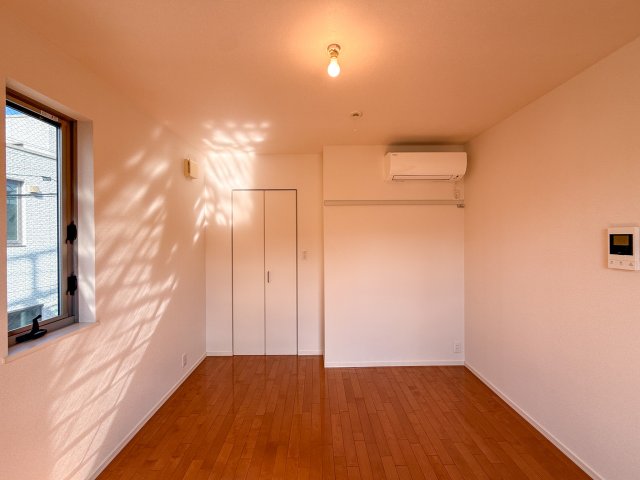 居室・リビング　別タイプのお部屋の写真です