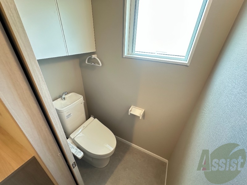 トイレ　ウォシュレット機能がついたトイレです。安心して使用できますね