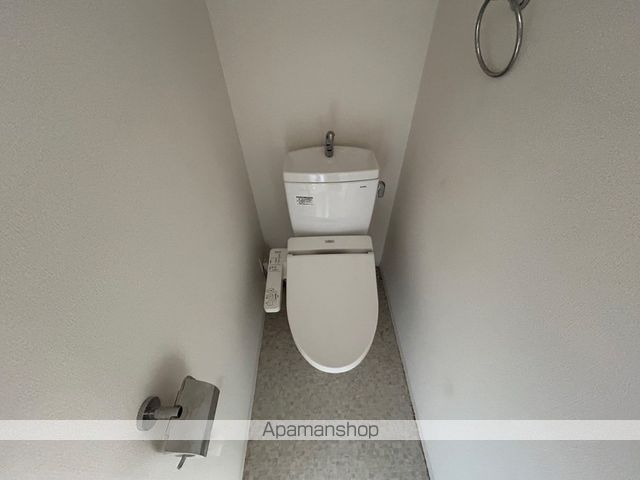 地下鉄御堂筋線 新大阪駅 徒歩10分 15階建 築9年のトイレ写真