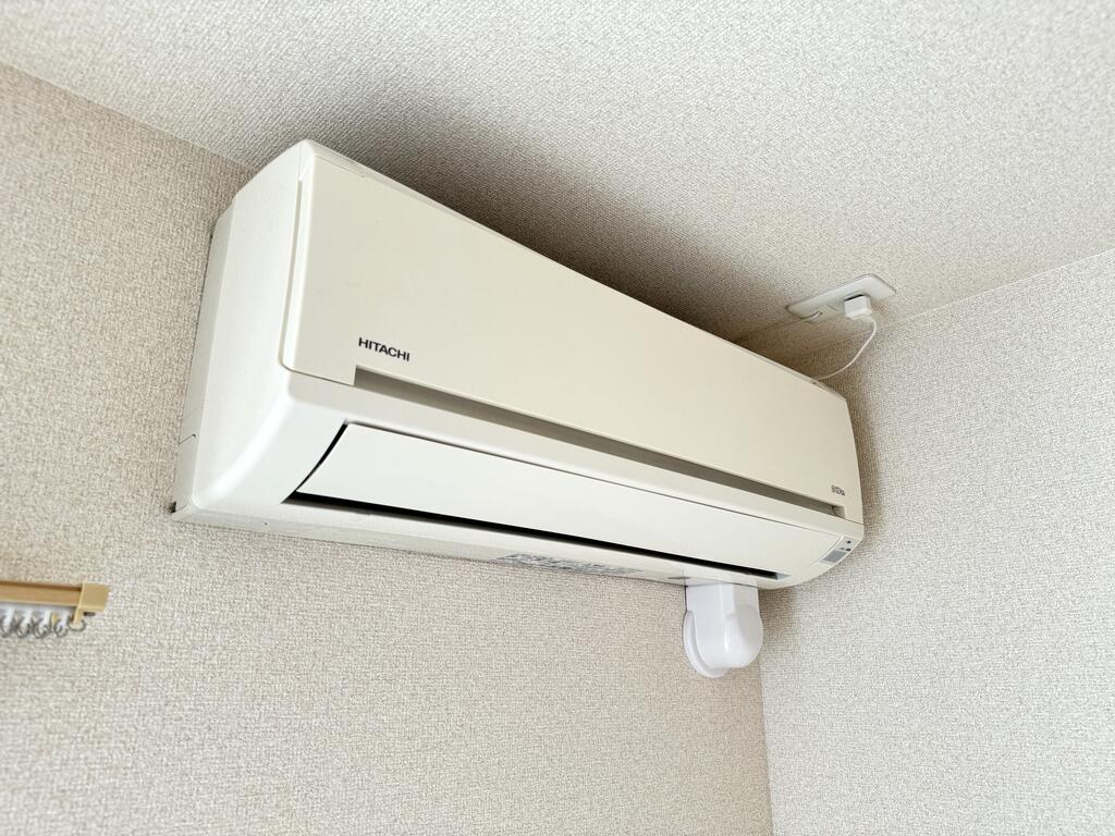 その他設備　リビングに設備でエアコン1台設置済