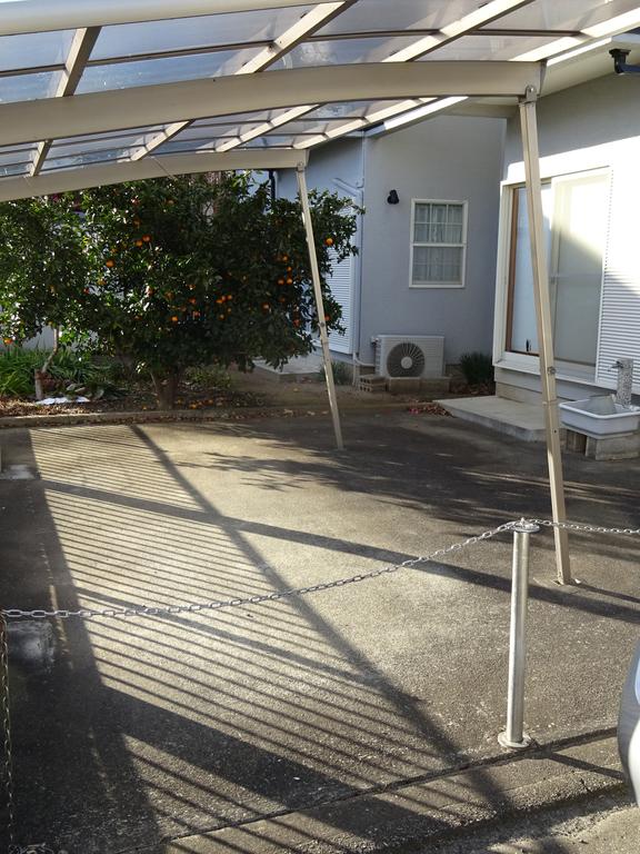 駐車場　屋根付き(1台分)