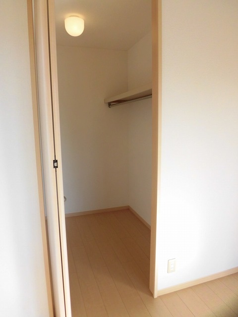 収納　ウォークインクローゼット