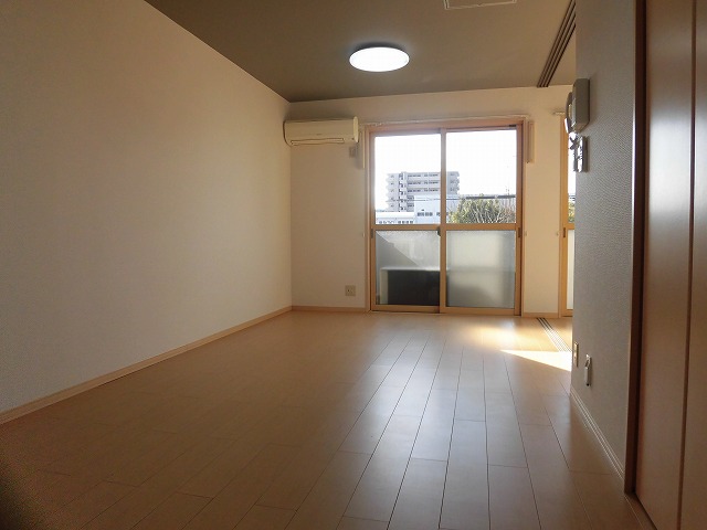 居室・リビング　12.3帖のリビング