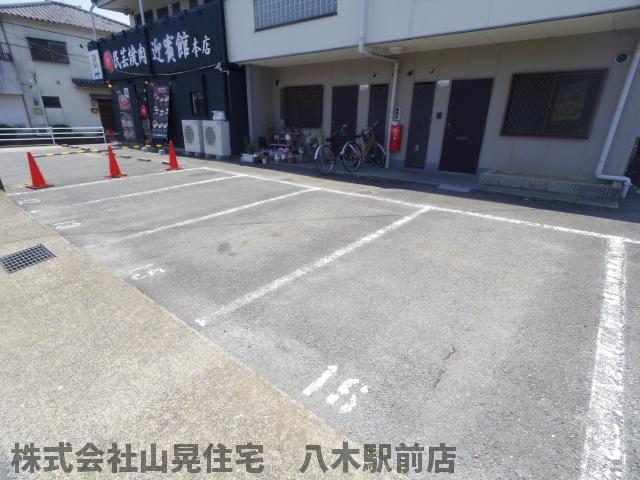 【磯城郡田原本町大字八尾のマンションの駐車場】