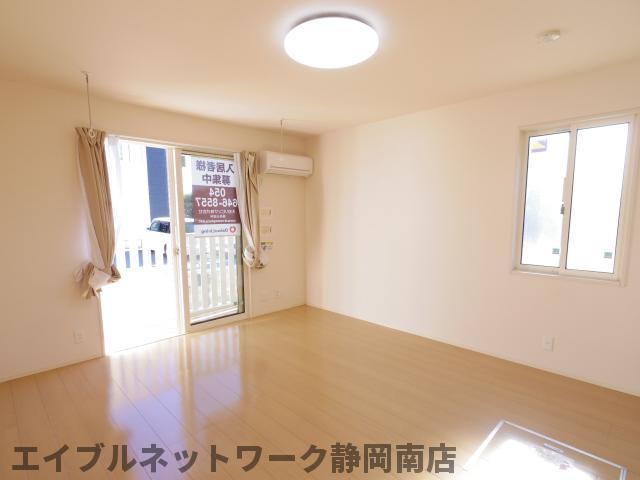 居室・リビング　ゆったり過ごせる居間です