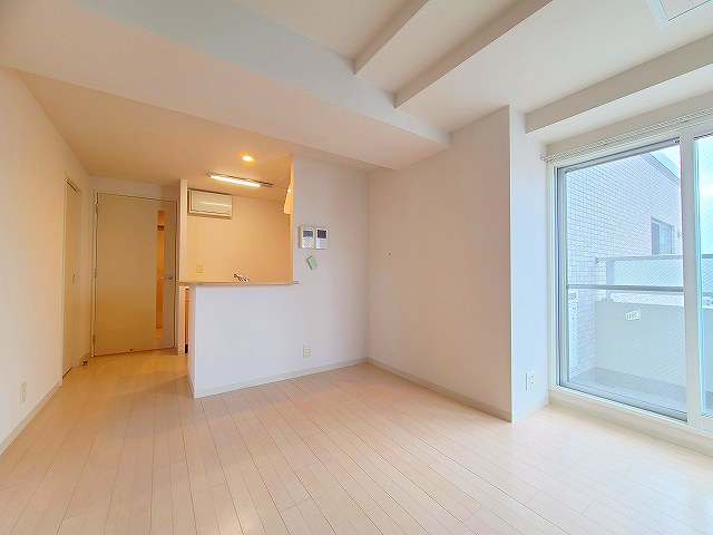 居室・リビング　陽当たり良好のリビング☆