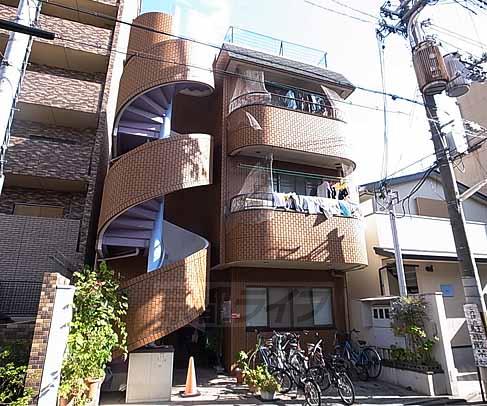 京都市下京区吉文字町のマンションの建物外観
