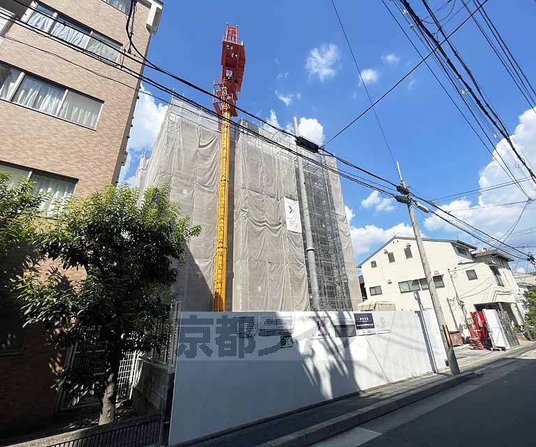 【京都市下京区西七条石井町のマンションの建物外観】