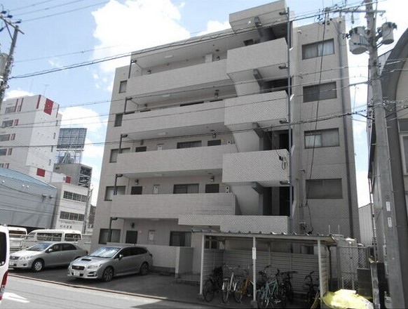 名古屋市熱田区新尾頭のマンションの建物外観