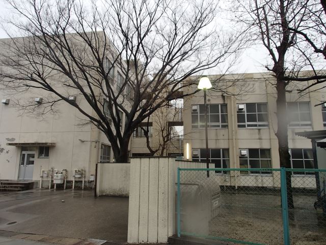 【柊五番館の小学校】