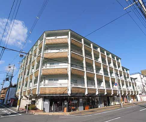 京都市北区上賀茂桜井町のマンションの建物外観