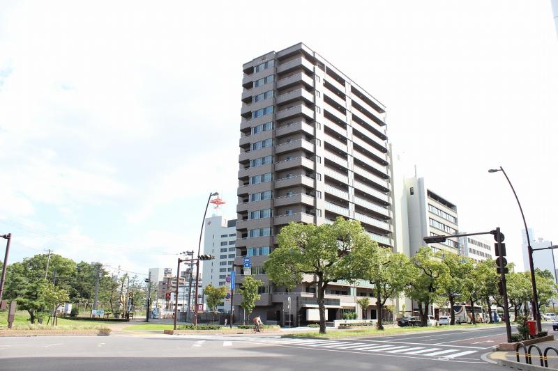 高松市寿町のマンションの建物外観