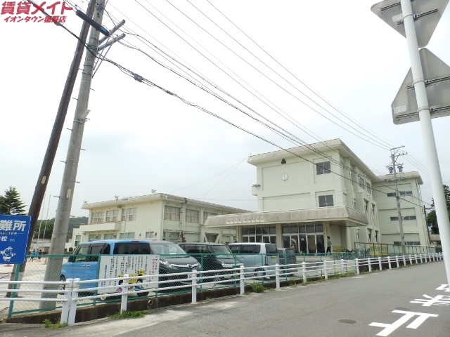 【三重郡菰野町大字福村のアパートの小学校】