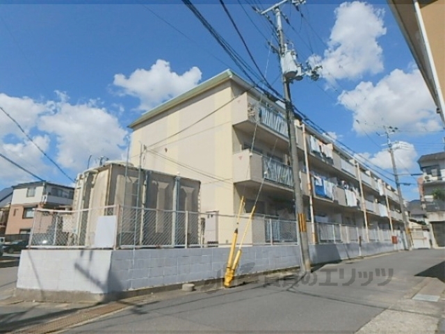 コ―ポ嵯峨野の建物外観