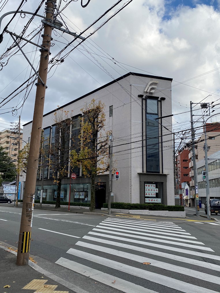 【リアンレガーロ雑餉隈駅の銀行】