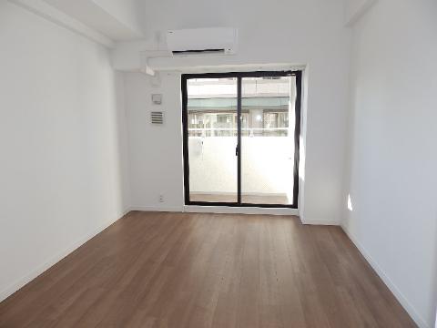 居室・リビング　反転タイプ