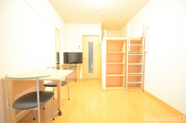 居室・リビング　実際のお部屋と異なる場合がございます。