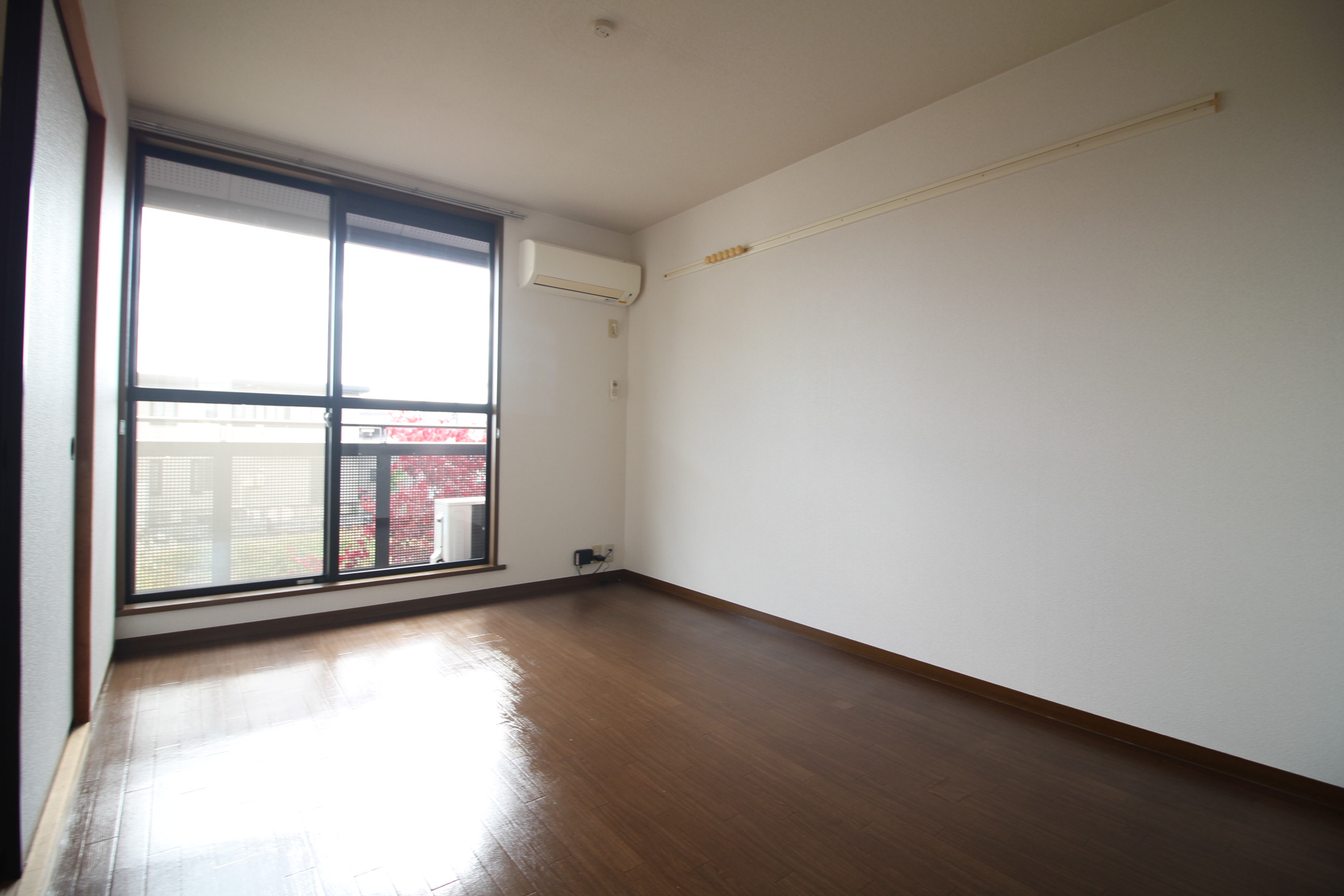 居室・リビング　洋室です！