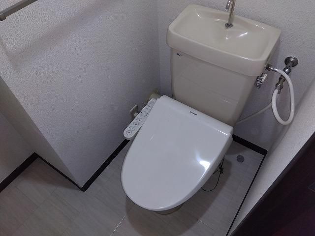 仙台市地下鉄南北線 北仙台駅 徒歩8分 4階建 築39年のトイレ写真