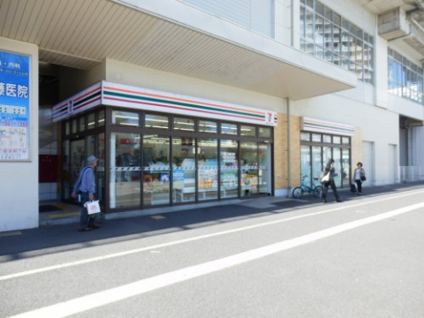 コンビニ　セブン－イレブン　ハートインＪＲ大津京駅前店（コンビニ）まで701m