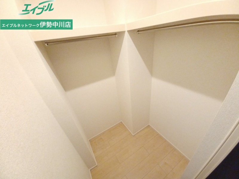 収納　同型反転画像参考