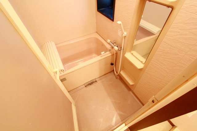 バス・シャワールーム　綺麗なお風呂です。