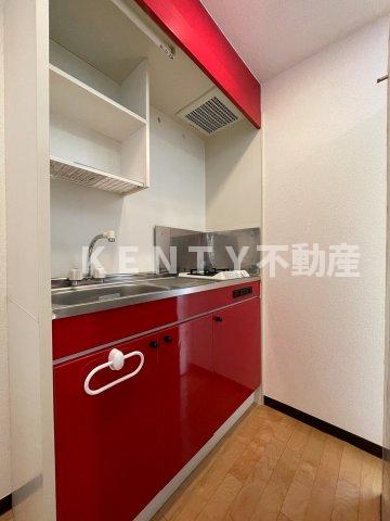 キッチン　コンパクトなキッチンで掃除もラクラク