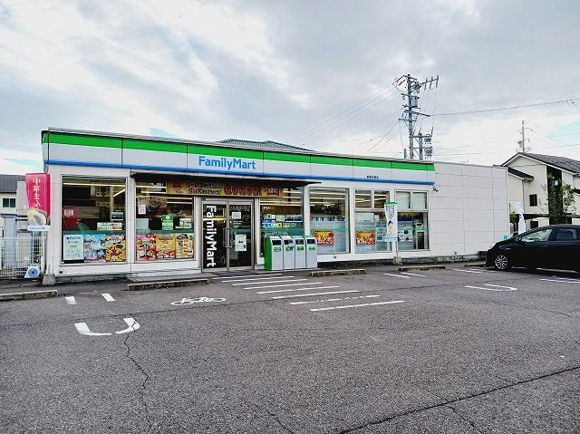 コンビニ　ファミリーマート岐阜旦島店（コンビニ）まで350m