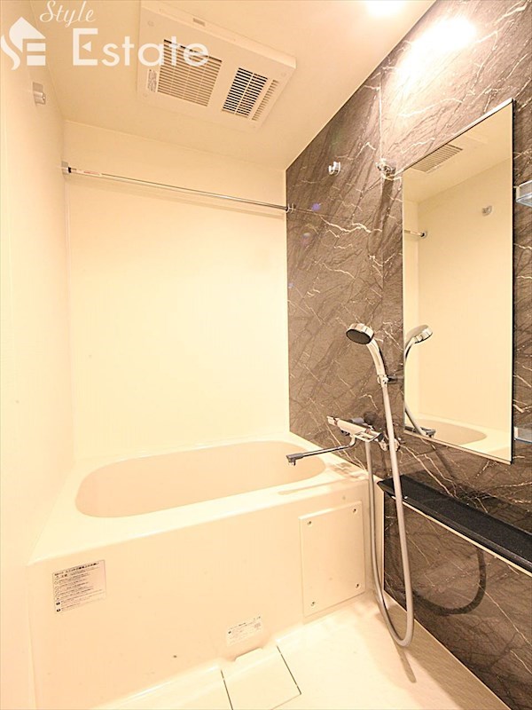 バス・シャワールーム　バスルーム