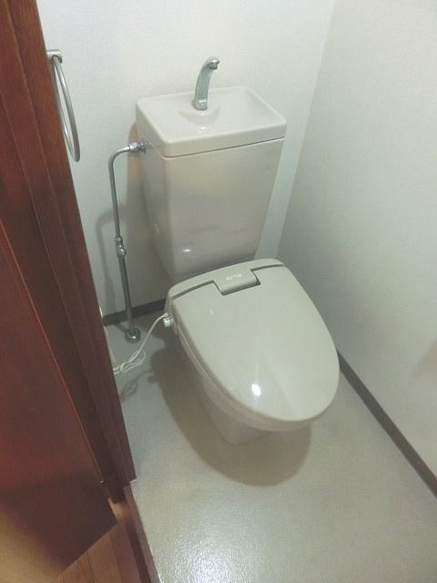 トイレ　清潔感のあるトイレです