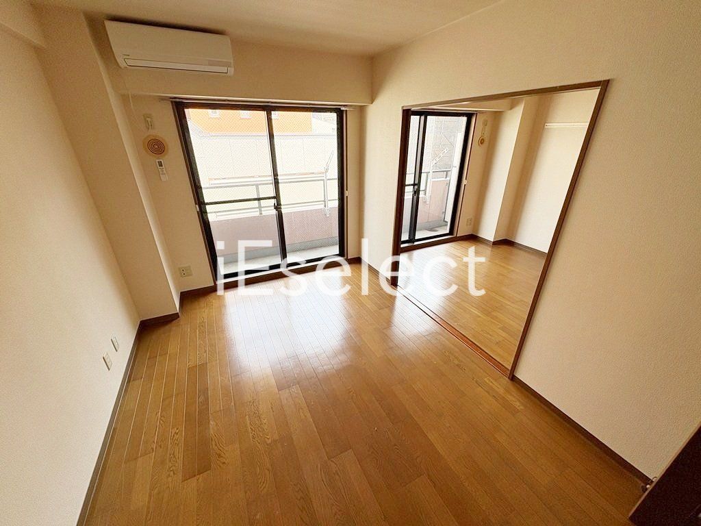 居室・リビング　広々開放的なリビングです♪