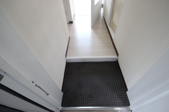 玄関　※別部屋の写真です