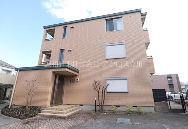 建物外観　駅まで徒歩5分の駅近物件。