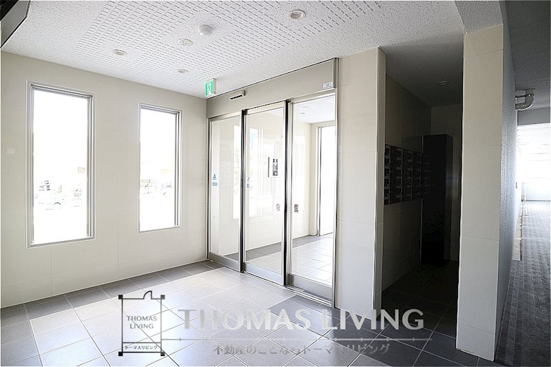 エントランス　オートロック付きマンション。セキュリティ面も安心です。