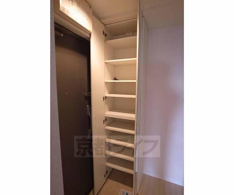 収納　シューズボックス完備