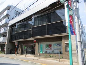 銀行　多摩信用金庫調布支店（銀行）まで62m